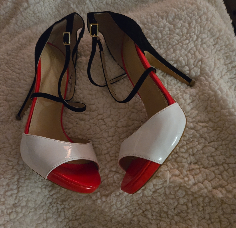 Victoria Secret Size 7.5B Vintage Red White Patent Leather Bllack Suede